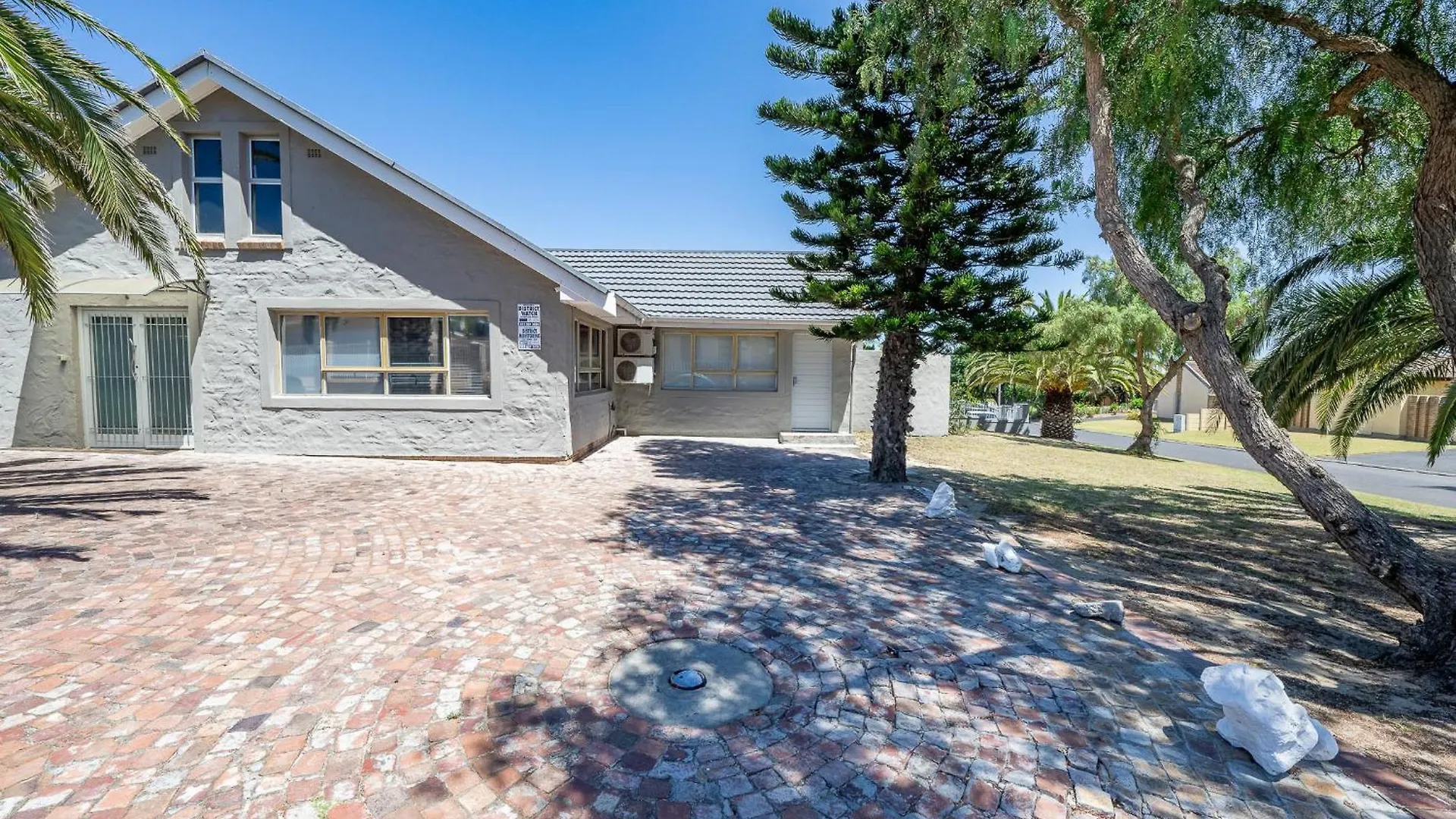 Guest house Infinite Studio Str Parow South Africa