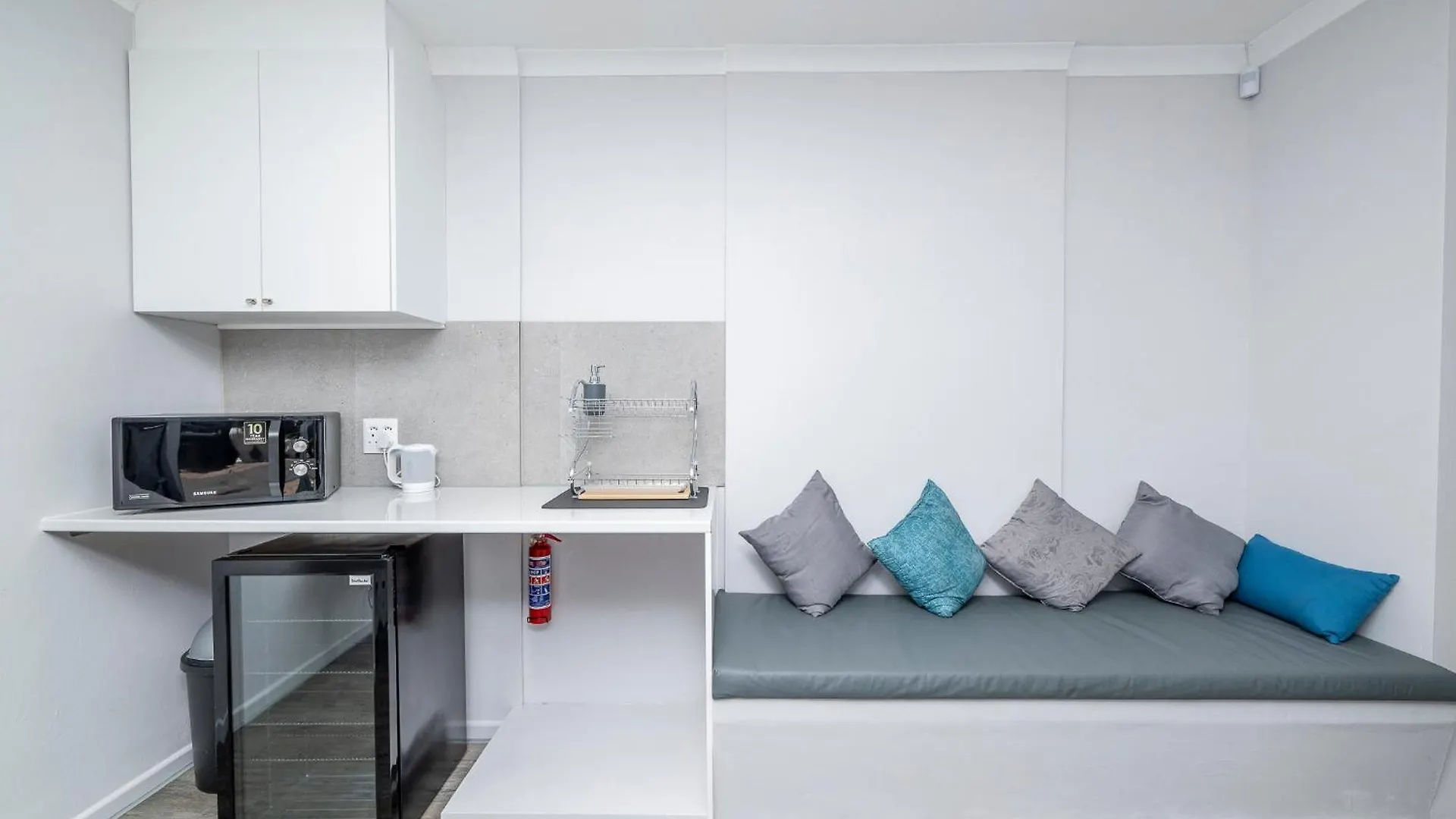 Infinite Studio Str Parow Guest house