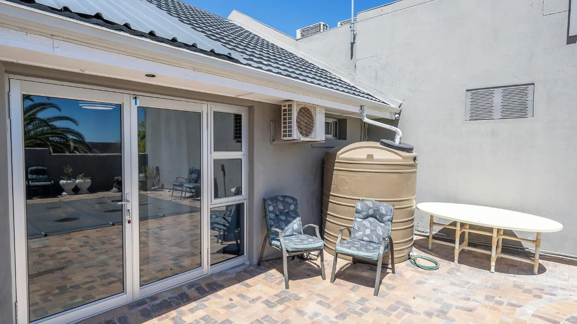 Guest house Infinite Studio Str Parow